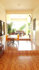 Un patio o zona al aire libre en Sanctuary Transient House