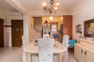 Posezení v ubytování Luxury 2-floor villa