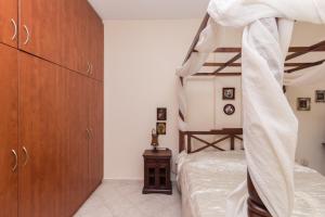 Postel nebo postele na pokoji v ubytování Luxury 2-floor villa