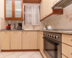 Kuchyň nebo kuchyňský kout v ubytování Luxury 2-floor villa