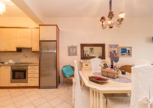 Kuchyň nebo kuchyňský kout v ubytování Luxury 2-floor villa