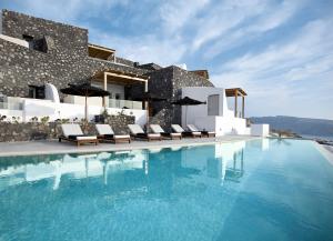 Бассейн в Santo Pure Oia Suites & Villas или поблизости