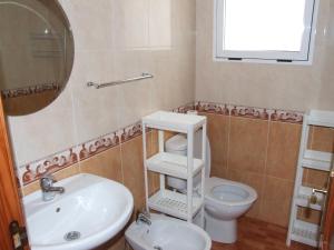 Koupelna v ubytování Apartamento "CASA LOS SABANDEÑOS" + 21 fotografií