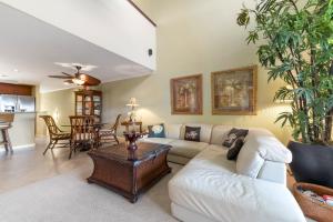 Χώρος καθιστικού στο Palm Villas at Mauna Lani H22