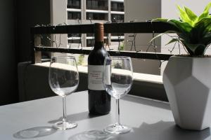 Gallery image of Governor Luxe 1 BR Apartment in the heart of Barton WiFi Gym Wine Secure Parking Canberra in Kingston 