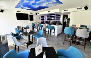 Μια τηλεόραση ή/και κέντρο ψυχαγωγίας στο Hotel Alkar
