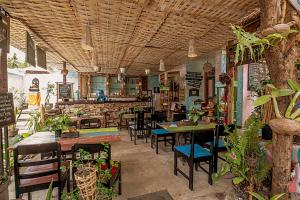 מסעדה או מקום אחר לאכול בו ב-Lovina Loca