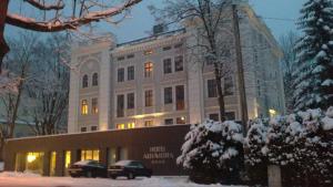 Hotel Alhambra v zimě