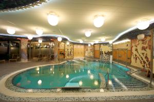 Bazén v ubytování Grand SPA Lietuva Hotel Druskininkai nebo v jeho okolí