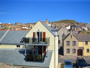 The building in which the holiday home is located