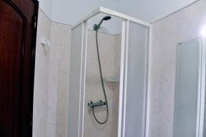 Ein Badezimmer in der Unterkunft Casa Franki - Stylish and large beach apartment in Algarve