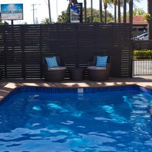 Bazén v ubytování Tuncurry Motor Lodge nebo v jeho okolí