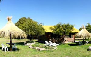 Foto da galeria de Cabañas El Aguaribay em Capilla del Monte