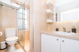 Koupelna v ubytování New 2 Bed Apartment in Covent Garden + 29 fotografií