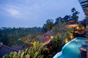 Výhled na bazén z ubytování Ulun Ubud Resort - CHSE Certified nebo okolí