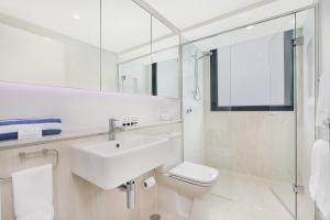 Ένα μπάνιο στο Breeze Mooloolaba, Ascend Hotel Collection