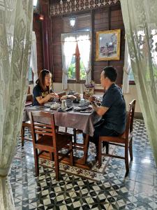 Tetamu yang menginap di Baan Sithepaban Guesthouse