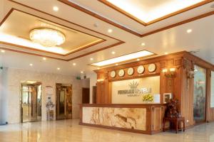 a lobby of a shopping mall with a counter at Phuong Anh 2 Hotel in Hải Dương