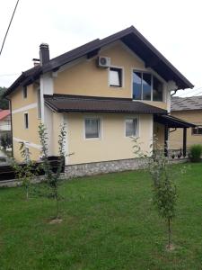 Φωτογραφία από το άλμπουμ του Sweet Holiday Home σε Hadžići