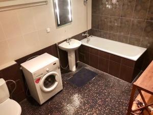 Bilik mandi di Tallinn Center Apartment +19 gambar