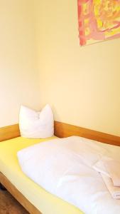 Postel nebo postele na pokoji v ubytování Hotel Europa Guest House