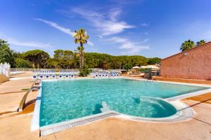 Bazen v nastanitvi oz. blizu nastanitve Parc Saint James Oasis Village