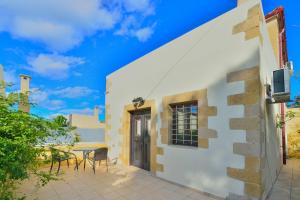 Το κτήριο όπου στεγάζεται  το ξενοδοχείο διαμερισμάτων