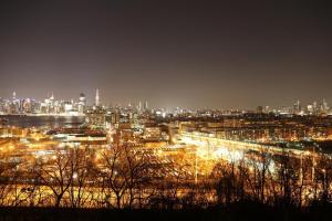 Afbeelding uit fotogalerij van Stunning Empire State 3 BR'S in Union City