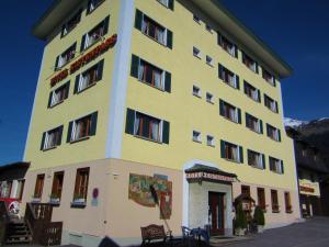 Gallery image of Hotel Kistenpass in Breil/Brigels
