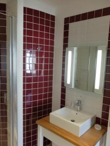 Fotografie z fotogalerie ubytování Auberge Du Grand Dauphin v destinaci Dhuizon + 43 fotografií