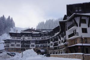 Grand Monastery Apart-Hotel om vinteren