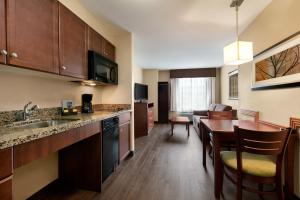 Days Inn & Suites by Wyndham Sherwood Park Edmonton