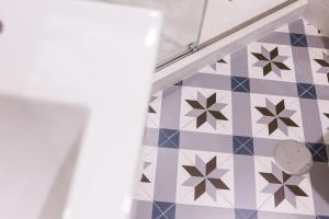 ポルトにあるGreen House / Casa Verdeのタイル張りの壁 +52枚の写真