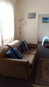 A seating area at Carisbrook Cottage Queenscliff