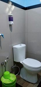 Koupelna v ubytování Penginapan Kahan