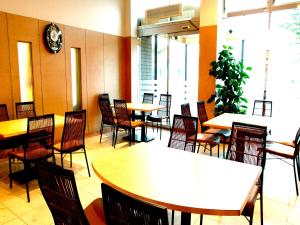 Гостиная зона в APA Hotel Sagaeki Minamiguchi