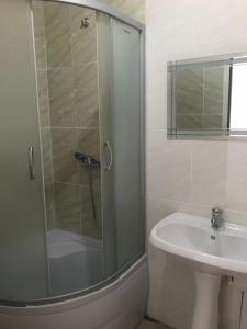 Ванна кімната в Nuri Hotel Стадион