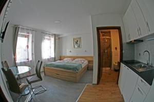 Afbeelding uit fotogalerij van Apartments Bernard in Bled