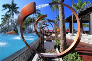 Bazén v ubytování Ramada Resort by Wyndham Khao Lak nebo v jeho okolí