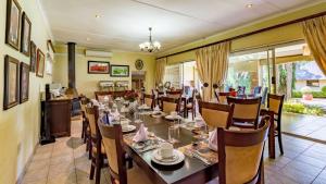 Restoranas ar kita vieta pavalgyti apgyvendinimo įstaigoje Hoyohoyo Chartwell Lodge
