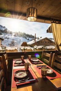 Nespecifikovaný výhled na hory nebo výhled na hory při pohledu z hotelu