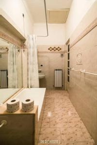 Phòng tắm tại Bussana Forever, Sanremo Est