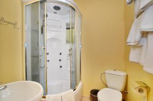 Ένα μπάνιο στο Chaban Aparthotel +51 φωτογραφίες