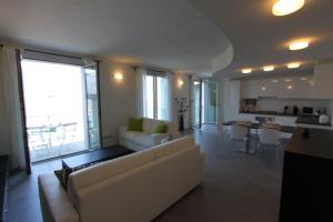 Η κουζίνα ή μικρή κουζίνα στο Luxury Bellagio +35 φωτογραφίες