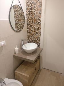 Ένα μπάνιο στο 4 Via Valona - executive luxury apartment