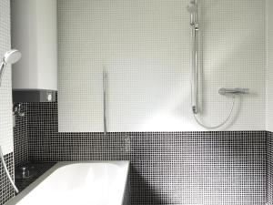 Ein Badezimmer in der Unterkunft Künstlerhaus Arthotel