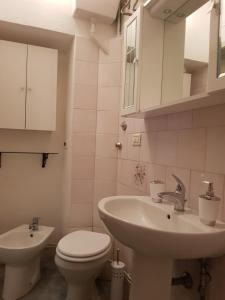 Koupelna v ubytování Casa Jole + 12 fotografií