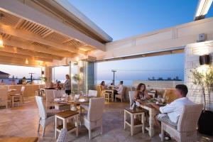 Restoran atau tempat lain untuk makan di Cactus Royal Spa & Resort