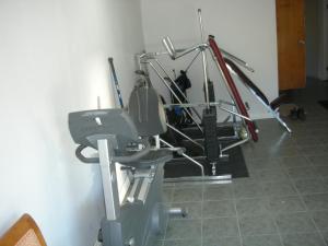 Het fitnesscentrum en/of fitnessfaciliteiten van Cache Creek Inn