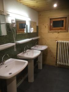 Koupelna v ubytování Hôtel, Le Refuge Napoléon + 43 fotografií